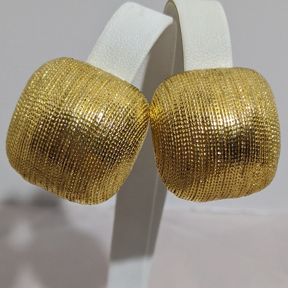 Vintage Gold Textured Dome Clip Earrings
